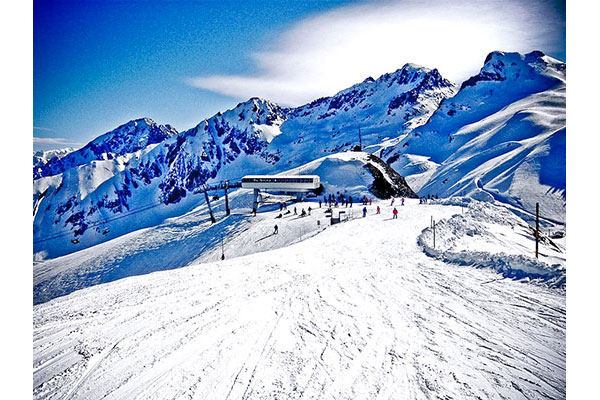 Piste de ski à Luz Saint Sauveur (Midi Pyrénées) © DR