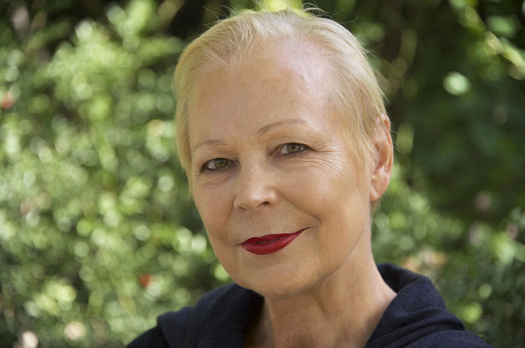 Lydie Salvayre Petit Traité D éducation Lubrique Lydie Salvayre : “c’est toujours une chance quand l’étranger nous