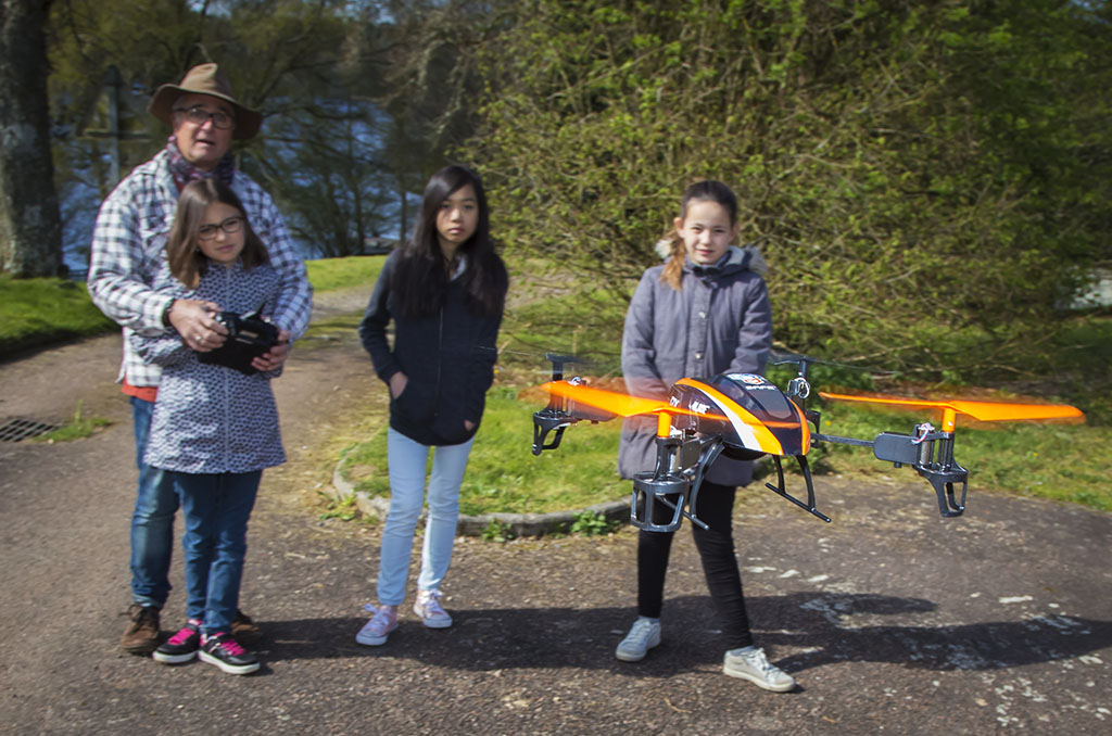 Colo "drones" : trente gamins la tête dans les nuages | colo drone une | Journal des Activités Sociales de l'énergie