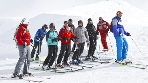 Tout sur l'aide au départ à la neige | Journal des Activités Sociales de l'énergie | 20003 Ski Aide aux séjours neige Philippe Marini 1024x678px