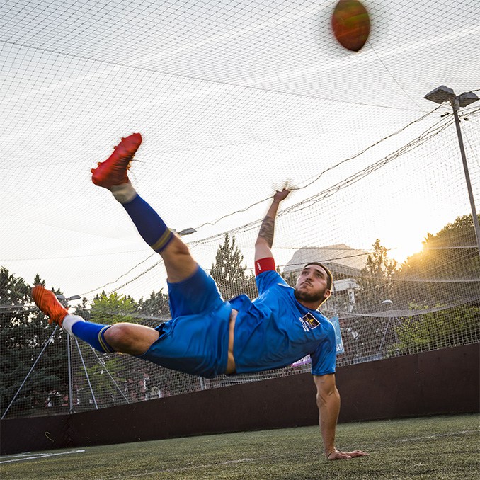 Le sport, c'est bon pour la santé... mais aussi pour le lien social | 52804 Benjamin Juarez Joueur de foot CMCAS Toulon | Journal des Activités Sociales de l'énergie