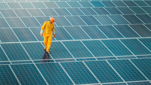 Énergies renouvelables : quel bilan social en France ? | 64214 Maintenance centrale photovoltaique | Journal des Activités Sociales de l'énergie