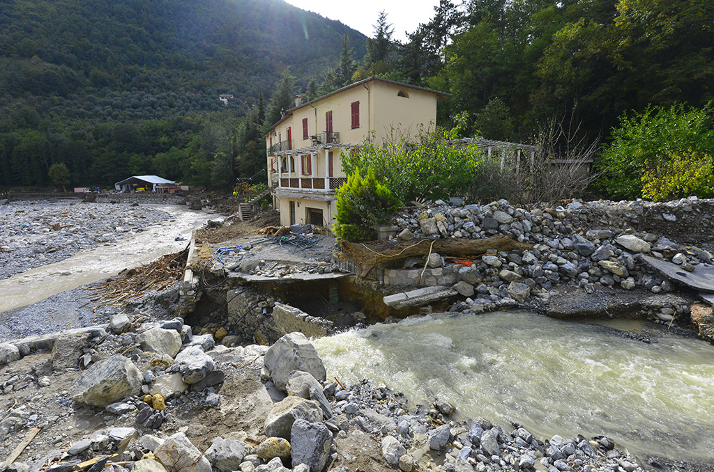 Tempête Alex : les électriciens et gaziers se mobilisent | Journal des Activités Sociales de l'énergie | 97083 Inondation dans les Alpes Maritimes