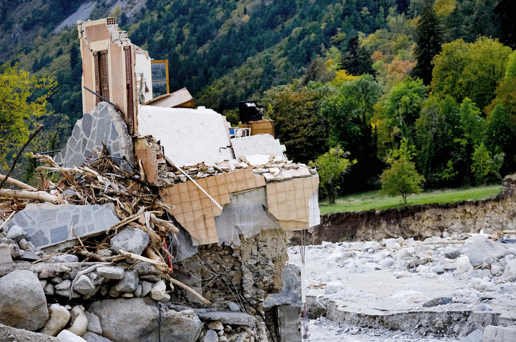 Après la tempête Alex : reconstruire la vallée, durablement | Journal des Activités Sociales de l'énergie | 97473 Saint