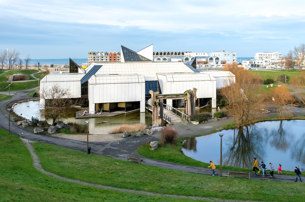 Lieu D Art Et Action Contemporaine De Dunkerque Le Musée du LAAC (art contemporain) de Dunkerque. Avec son jard | Le