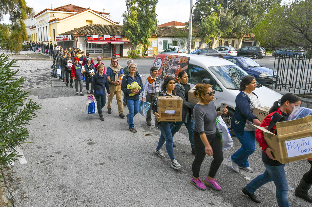 Convoi solidaire : une passerelle vers les réfugiés kurdes de Grèce | 102228 Femmes kurdes du camp de refugies de Lavrio en Grece | Journal des Activités Sociales de l'énergie