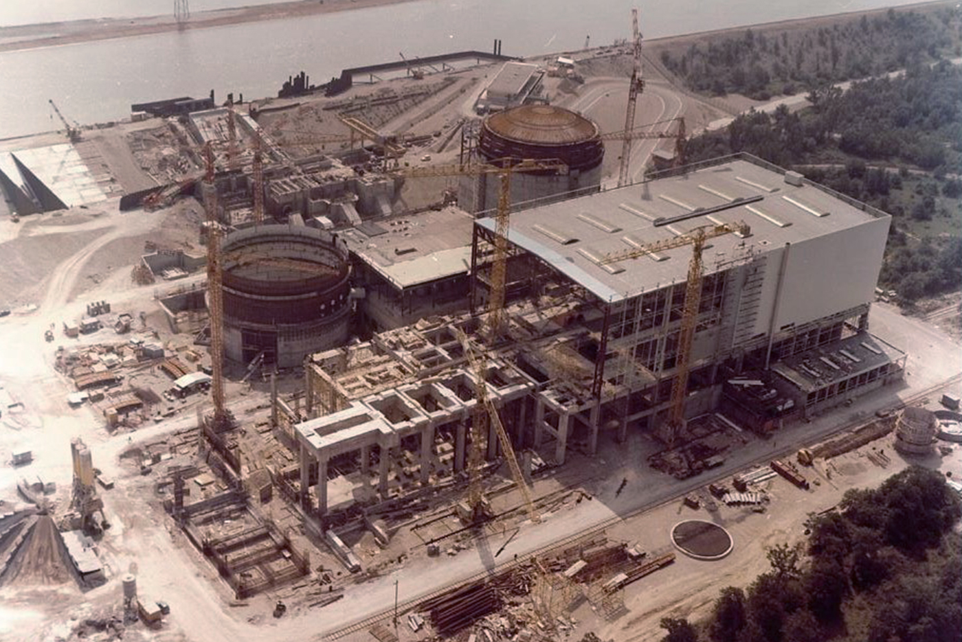 Fessenheim : quelle(s) vie(s) après le nucléaire ? | 104537pf Construction de la centrale de Fessenheim | Journal des Activités Sociales de l'énergie