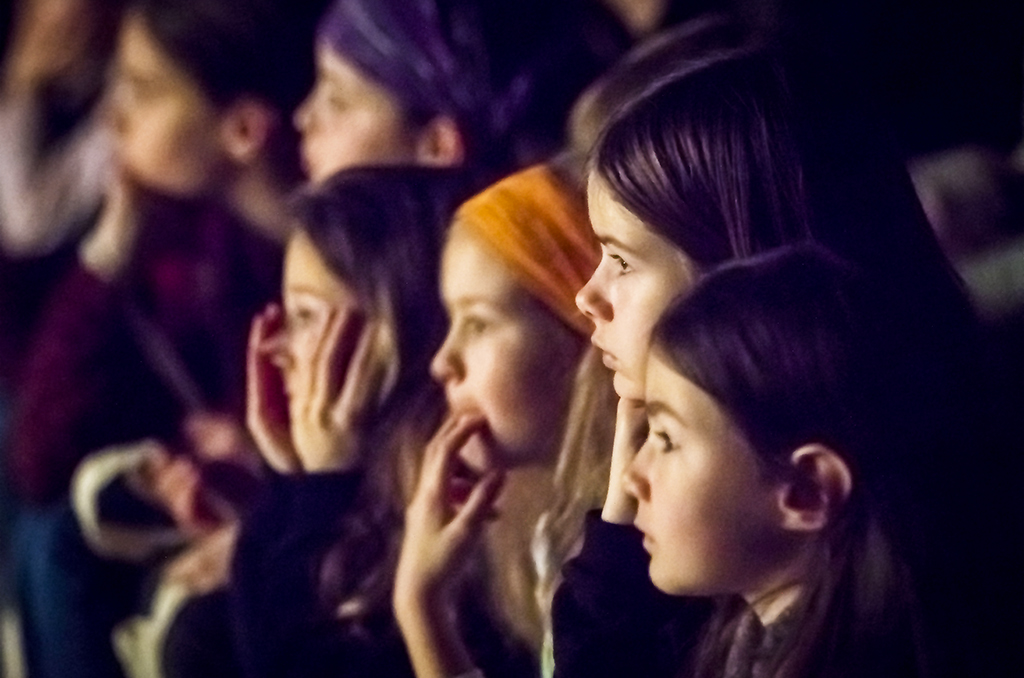 Momix : "Le spectacle vivant est un partage sensible, important pour les enfants" | 43337 Festival MOMIX 2018 Mulhouse | Journal des Activités Sociales de l'énergie