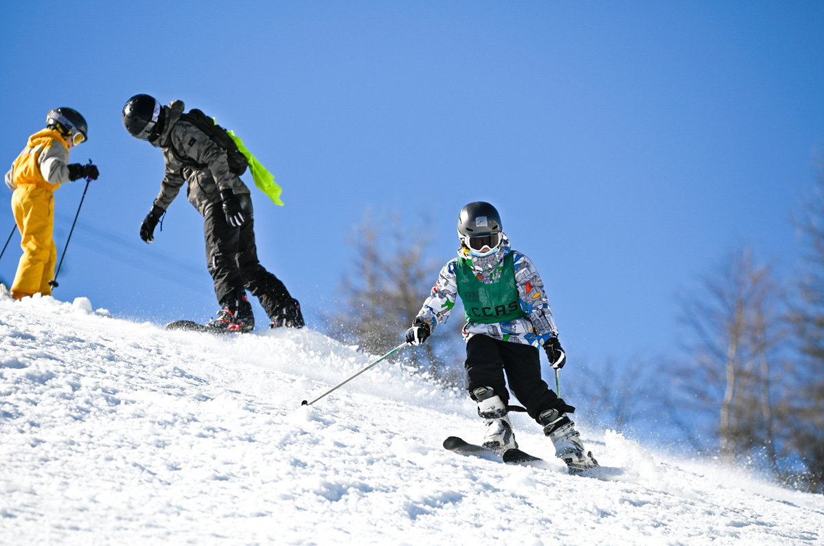 [En images] Un jour, une colo dans les Pyrénées | 114683 Colo 12 14 ski la Mongie | Journal des Activités Sociales de l'énergie