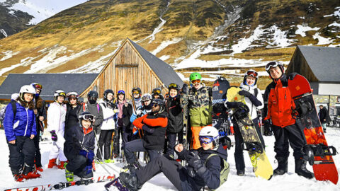 Sports d’hiver : immersion avec les ados en colo neige à Gèdre | Journal des Activités Sociales de l'énergie | 116114 Colo 15 17 ski Gedre Hiver 2022 1