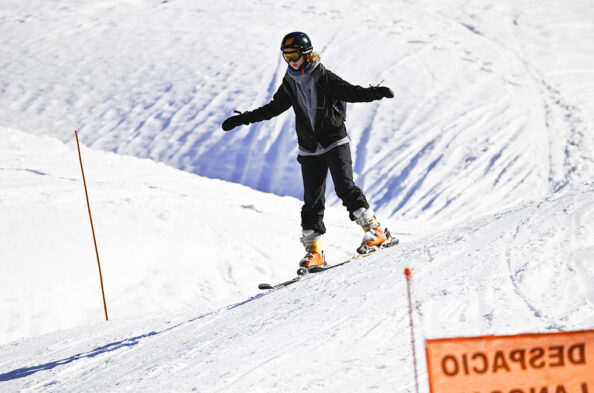 Sports d’hiver : immersion avec les ados en colo neige à Gèdre | Journal des Activités Sociales de l'énergie | 116133 Colo 15 17 ski Gedre Hiver 2022