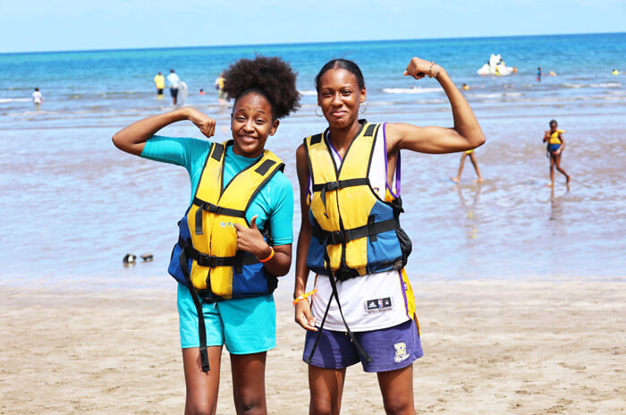 Plus de 300 bénéficiaires de la CMCAS Mayotte ont participé dimanche 22 mai à une journée plage à Bouéni, au sud-ouest de l’île.