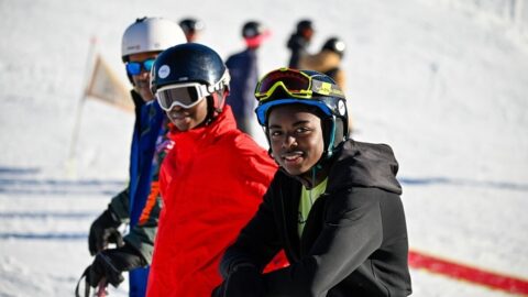 Séjour au ski organisé par la CMCAS Martinique pour ses jeunes bénéficiaires, du 12 au 19 février au centre de vacances de St Jean de Sixt (Haute-Savoie).