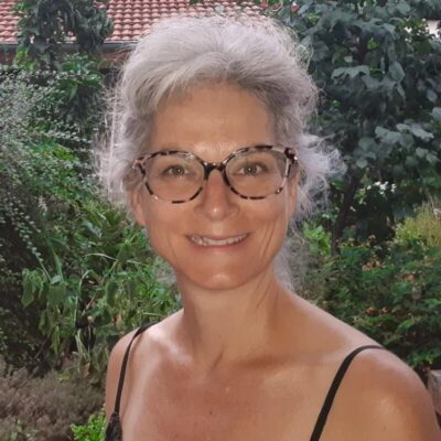 Concours Écrivain·es des IEG 2023 : Violaine Dutrop, retraitée d'EDF (CMCAS Lyon) et autrice de l'essai "Maternité, paternité, parité".