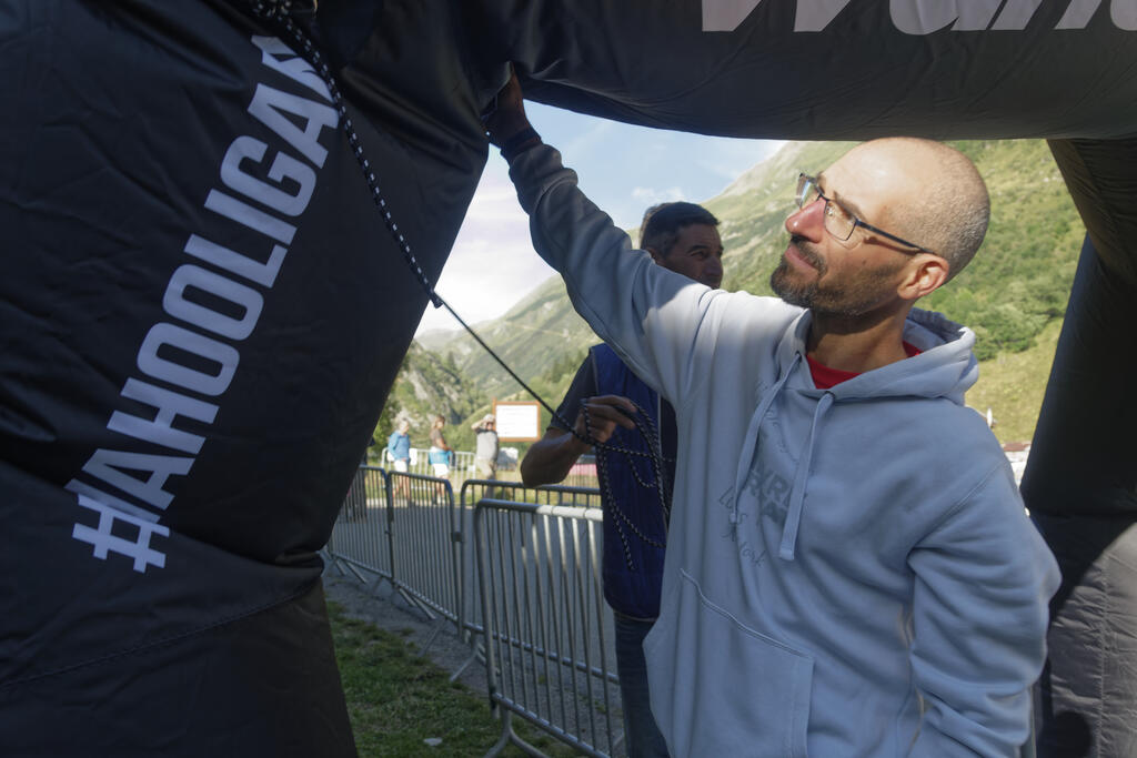 Préparation du site par les équipes de la CCAS et les bénévoles de la CMCAS Pays de Savoie, UTMB 2023.