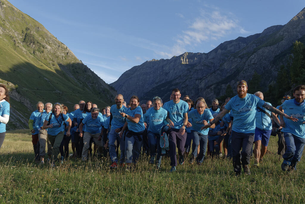 Bénévoles de l'UTMB 2023, chargés du ravitaillement de la course en partenariat avec la CCAS et la CMCAS Pays de Savoie.