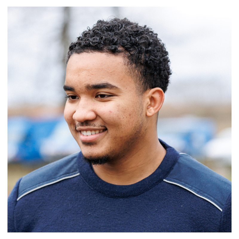 Philippe, 20 ans, technicien postes sources (Ameps) Enedis. Repas des actifs de la commission jeunes CMCAS 78, 14 décembre 2023. Marine Poron.