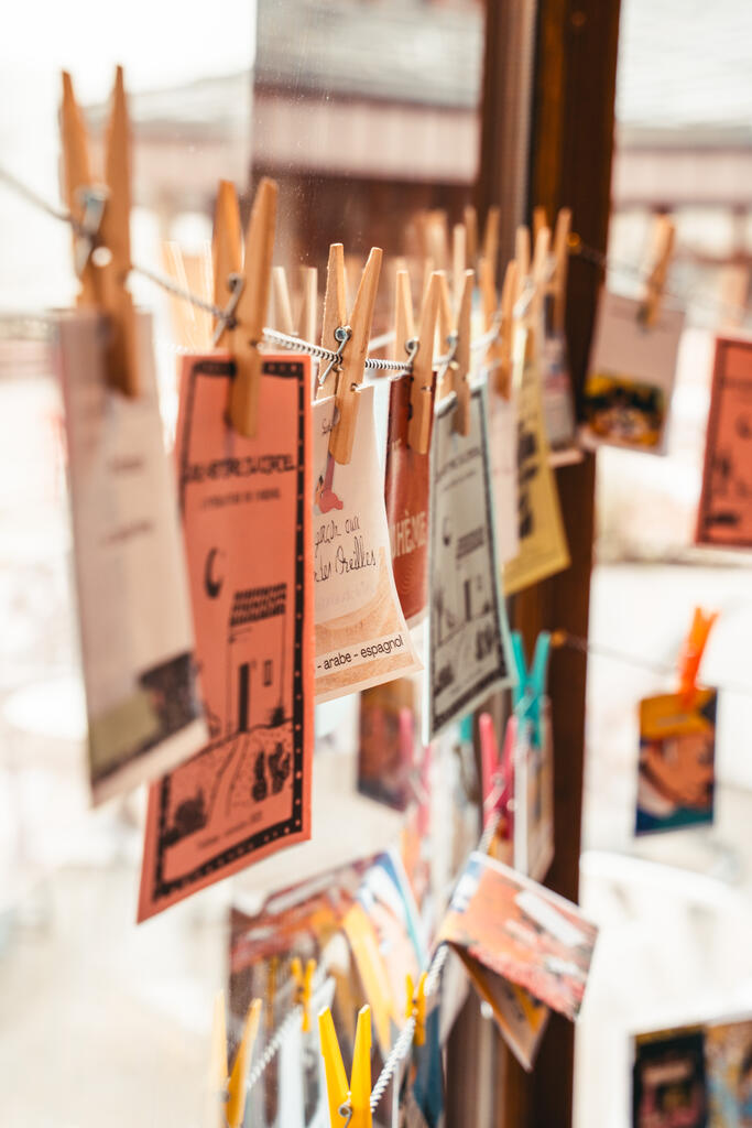 La (re)découverte de l'expression de soi par la poésie quotidienne et populaire est au coeur de l'atelier créatif de Sophie Foray. ©Étienne Mehr/CCAS