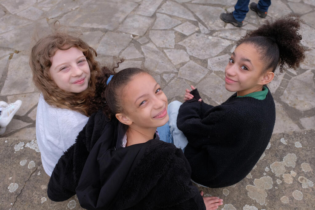 Camaraderie vite tissée entre les jeunes de la mini-colo organisée par la CMCAS Caen début avril 2024.