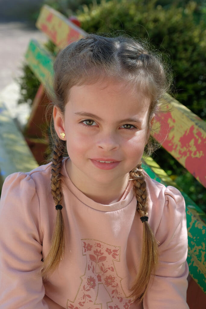 Candice, 8 ans, lors du week-end comme en colo organisé par la CMCAS Caen début avril 2024. ©Charles Crié/CCAS