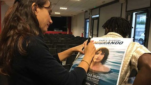Dans une région fortement gagnée par l'extrême droite, les CMCAS Aude Pyrénées Orientales et Languedoc se sont jointes à la mairie d'une commune rurale près de Béziers où vivent et sont accompagnés des mineurs isolés, pour parler des migrations autour d'un spectacle ("Migrando") et avec les premiers concernés.