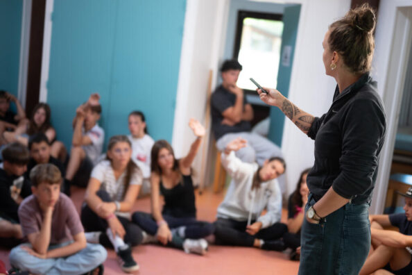 Violences sexuelles sur les mineurs : on en parle dans les colos ! | Journal des Activités Sociales de l'énergie | 160660 colo12 14ans Intervention asso Colosseauxpiedsdargile ete 2025