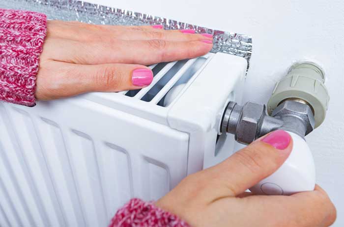 La cinquième Journée nationale contre la précarité énergétique, le 18 novembre, est l'occasion de rappeler que des solutions existent pour lutter contre ce phénomène, à condition d’en avoir la volonté politique. Les légers progrès enregistrés depuis quinze ans le montrent.