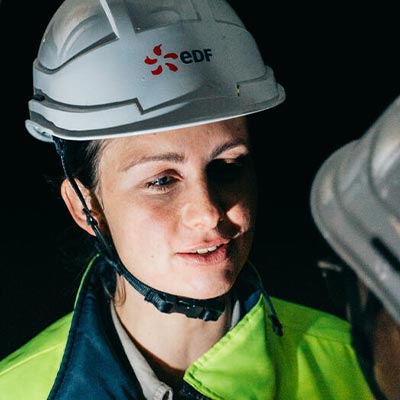 Une sculptrice à Serre-Ponçon : les agents redécouvrent le barrage avec Suska Bastian | Journal des Activités Sociales de l'énergie | 163388 Residence artiste Suska Bastian Serre Poncon 2025