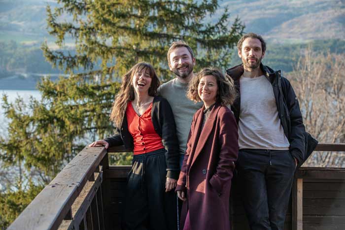 Clémence Laboureau et les artistes accompagnants son spectacle lors de la résidence artistique à Savines-le-Lac à compter de février 2026. © Philippe Marini / CCAS
